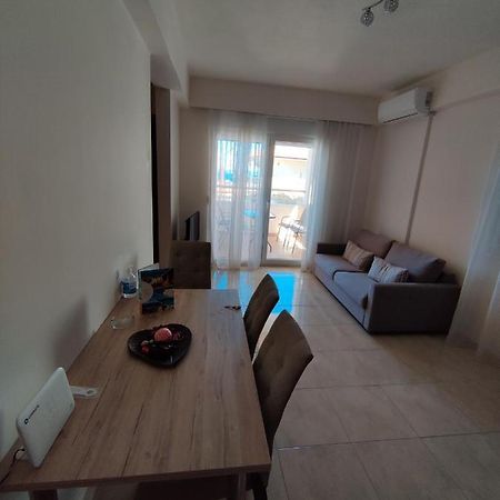 Astera - Seaview Apartment In Pefkohori Екстер'єр фото